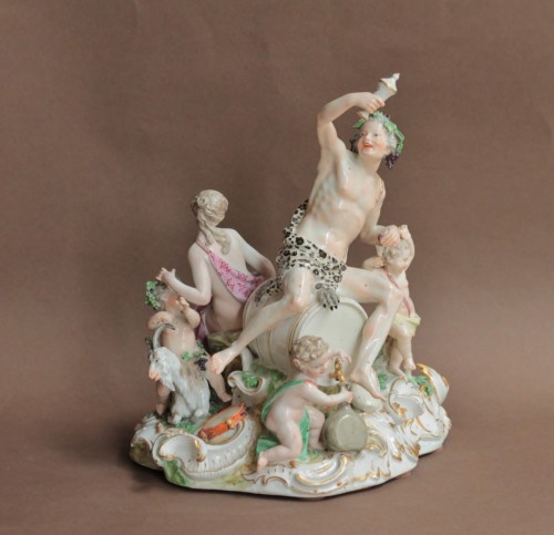 Antiquités - Bacchus en porcelaine de Meissen du 18e formant un centre de table