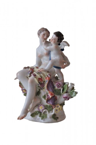 Groupe en porcelaine de Meissen représentant Vénus et l'Amour