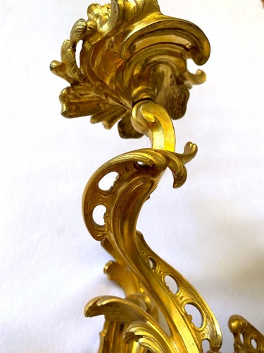 Louis XV - Paire d'applique Louis XV en bronze doré attribué à  Caffieri