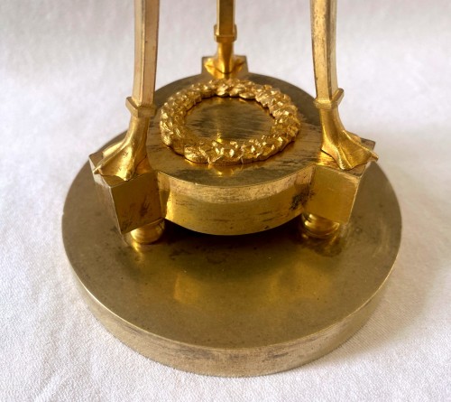 XIXe siècle - Paire de bougeoirs empire en bronze doré et patiné