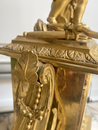 Antiquités - Pendule Directoire en bronze doré