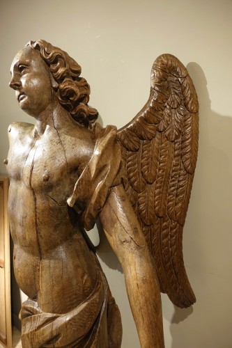 Très grand Ange ailé en chêne, 17e siècle - Louis XIV