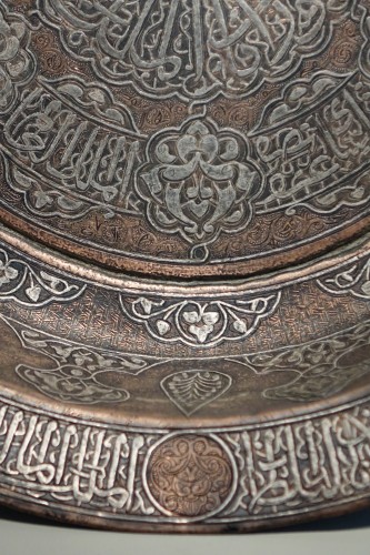 Objet de décoration Cassolettes, coupe et vase - Grand bassin en cuivre damasquiné d'argent, Egypte 19e siècle