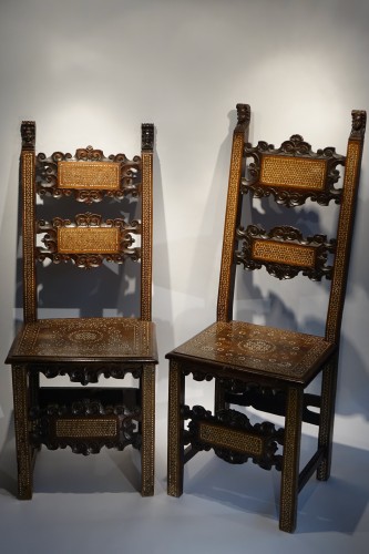 Deux chaises Italiennes décorées en "certosina", 17e et 18e s.