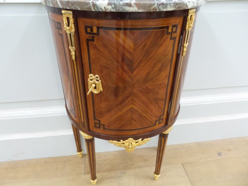 Mobilier Commode - Petite commode Louis XVI
