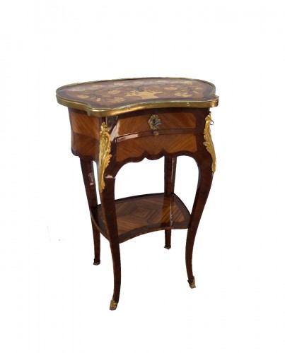 Table de salon d'époque Louis XV estampillée Carel