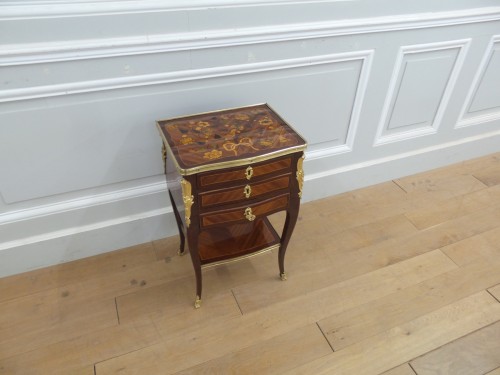 Antiquités - Table de salon Louis XV