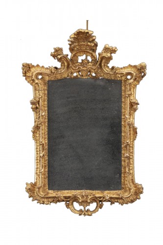 Petit miroir Louis XV en bois sculpté et doré