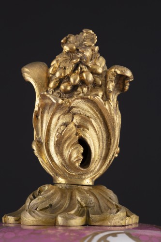 Centre de table en porcelaine de Sèvres - Objet de décoration Style Louis XV