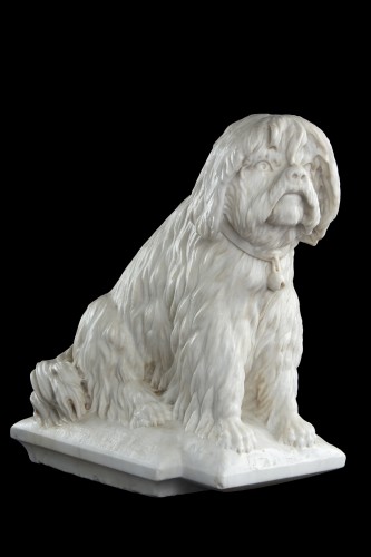 Sculpture en marbre de Carrare représentant un chien - Sculpture Style 