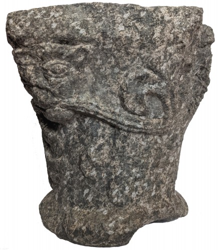 Sculpture Sculpture en pierre - Chapiteau roman figurant des masques et des rinceaux