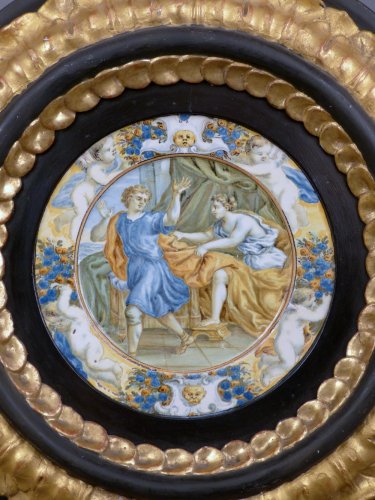 Assiette Taglieré de l'atelier de Carlo Antonio Grue, Castelli, du XVIIe siècle - Céramiques, Porcelaines Style Louis XIV