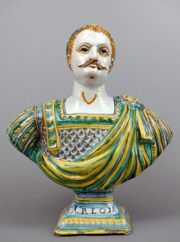 Buste en faïence de Deruta, représentant Charlemagne, du XVIIe siècle - Céramiques, Porcelaines Style 