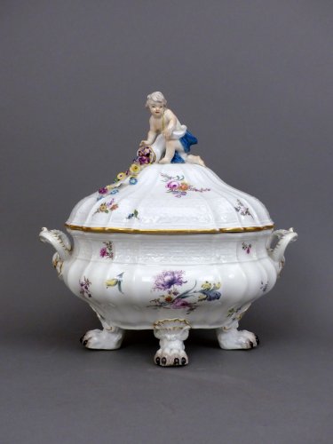 Terrine en porcelaine de Meïssen du milieu du XVIIIe siècle - Céramiques, Porcelaines Style 