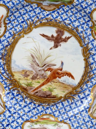  - Assiette en porcelaine tendre de Chantilly du XVIIIe siècle