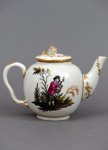 Céramiques, Porcelaines  - Théière en porcelaine d'Ansback du XVIIIe siècle