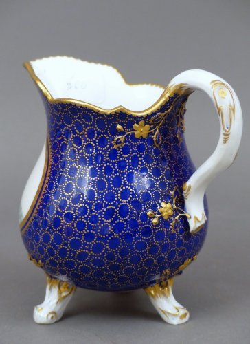 Pot à lait en porcelaine tendre de Sèvres vers 1770 - 