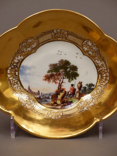 Céramiques, Porcelaines  - Paire de tasses en porcelaine de Meissen du début XVIIIe siècle