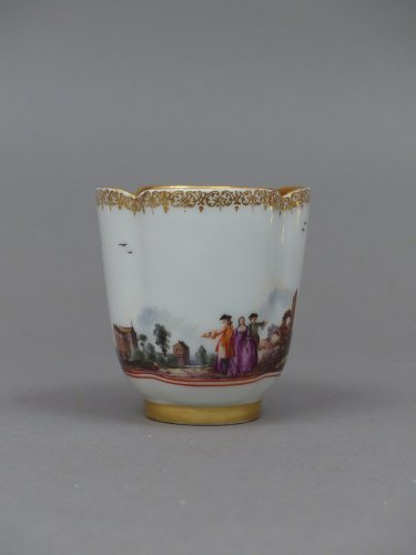 Antiquités - Paire de tasses en porcelaine de Meissen du début XVIIIe siècle