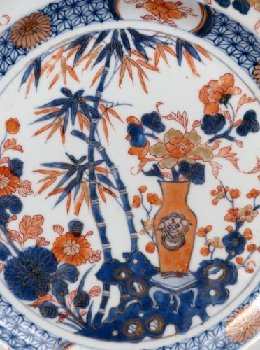 Plat de Chine, à décor Imari, d'époque Yongzheng, XVIIIe iècle - Céramiques, Porcelaines Style 