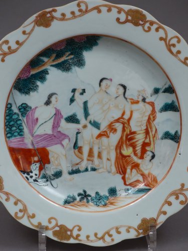 XVIIIe siècle - Assiette en porcelaine de Chine dite "de la Cie. des Indes" Le jugement de Paris"