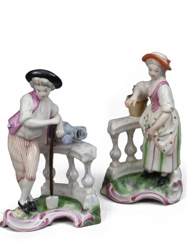 Le jardinier et la jardinière à la balustrade, faïence de Niderviller XVIIIe siècle