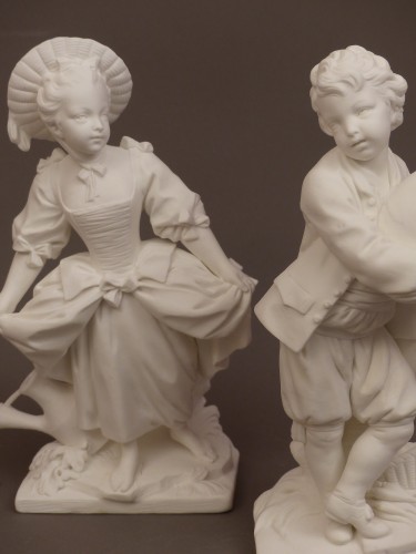 La danseuse et le joueur de musette, biscuits en porcelaine tendre Sèvres XVIIIe siècle. - Céramiques, Porcelaines Style 