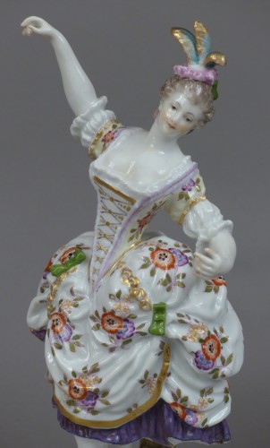 Antiquités - Grande statuette de Frankenthal représentant la " Camargo " dansant 18e siècle