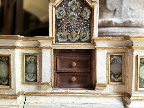 Antiquités - Grand retable reliquaires et sa prédelle, Italie circa 1675