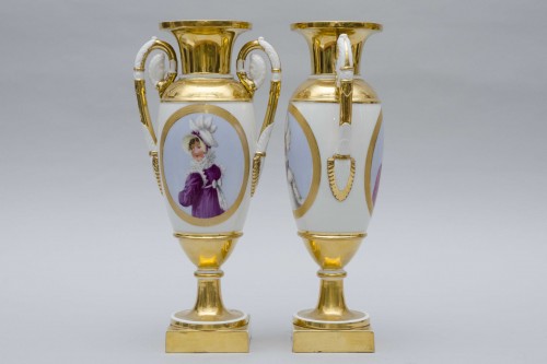XIXe siècle - Les Merveilleuses - Paire de vases Empire  en porcelaine de Paris