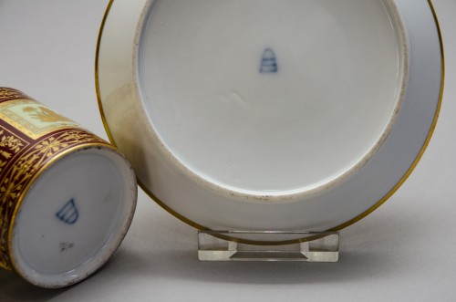 Tasse litron et soucoupe, porcelaine de Vienne, Epoque Sorgenthal - Céramiques, Porcelaines Style Empire