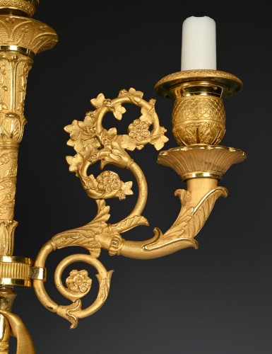 Paire de chandeliers  à quatre lumières en bronze doré vers 1825 - Restauration - Charles X
