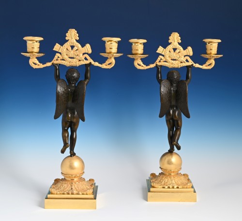 XIXe siècle - Paire de chandeliers en bronze doré et patiné vers 1820