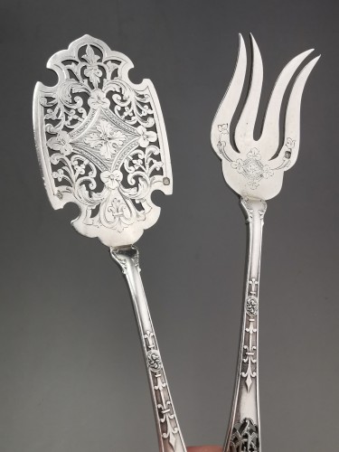 XIXe siècle - Puiforcat - Ensemble de pièces de service à mignardises, modèle  "Fer de Lance" 