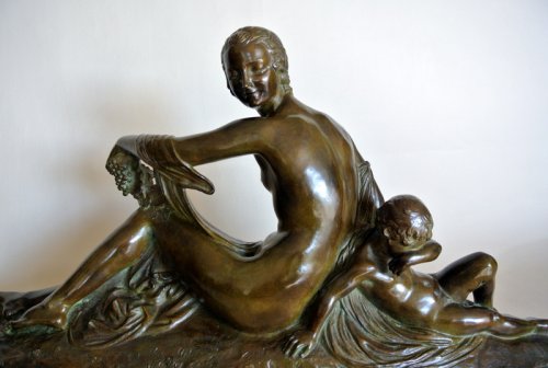 XXe siècle - Venus et Cupidon - Groupe en bronze signé Joe Descomps