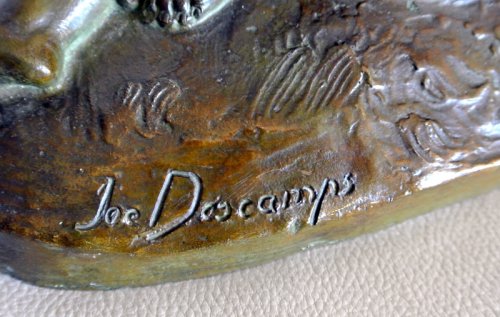 Antiquités - Venus et Cupidon - Groupe en bronze signé Joe Descomps
