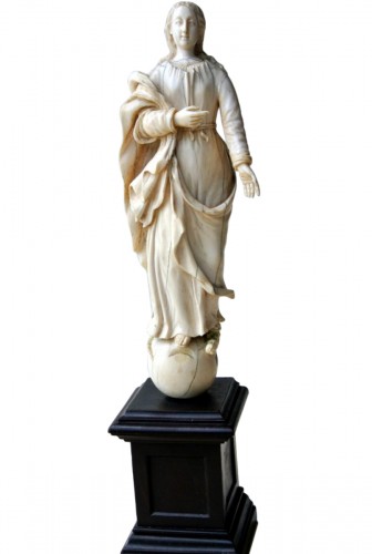 Sculpture représentant la Vierge d'époque fin XVIIe