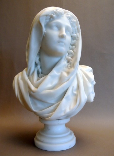Sculpture Sculpture en Marbre - Jeune femme au châle - CARRIER-BELLEUSE (1824-1887)