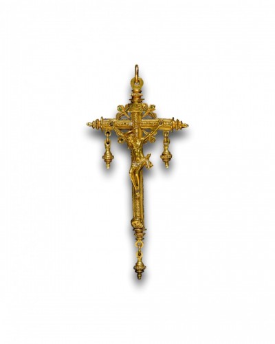 XVIe siècle et avant - Pendentif crucifix Renaissance en or émaillé - Espagne fin XVIe siècle