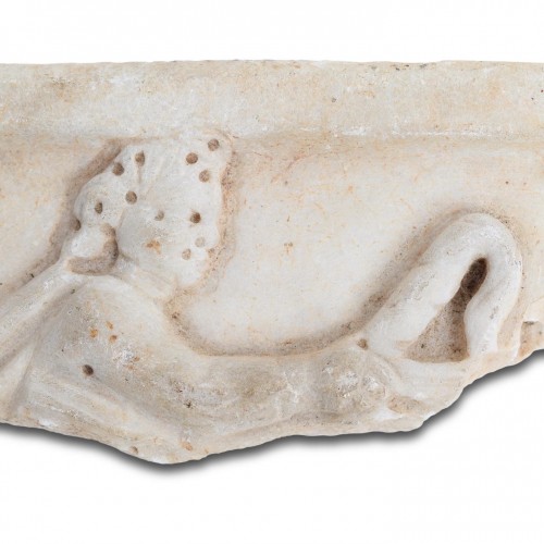 Fragment de sarcophage Romain en marbre avec la tête d'Eros,   2e - 3e siècle aprè - 