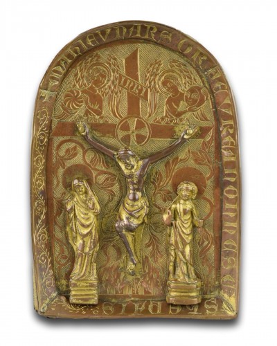 Pax en cuivre doré gravé avec la crucifixion, France ou Angleterre XVe siècle - 