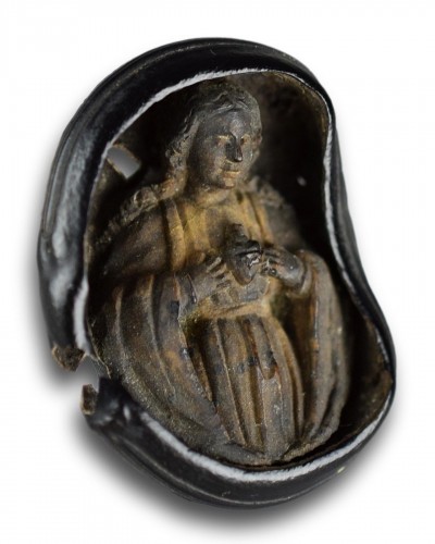 Art sacré, objets religieux  - Coeur de mer avec une miniature de la Vierge, Amérique du Sud XVIIe siècle