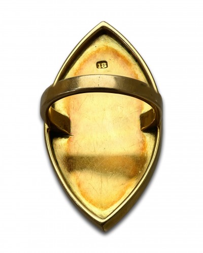 Bague en or ornée d'un écusson héraldique émaillé représentant un cheval - Bijouterie, Joaillerie Style 