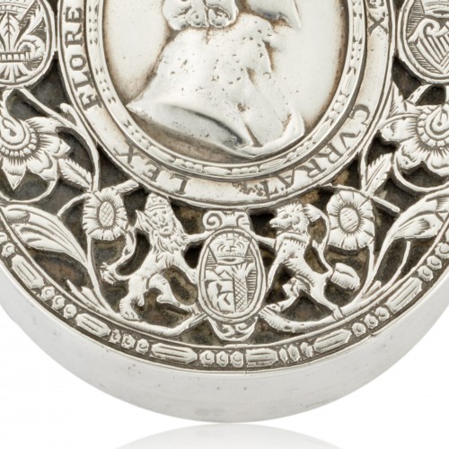 XVIIe siècle - Boîte à tabac en argent commémorant le roi martyr Charles Ier (c.1600-1649).