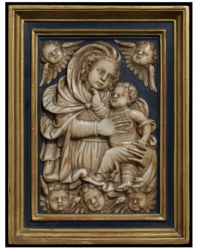 Relief en albâtre de la Vierge à l'enfant avec des anges, Espagne XVIe siècle - Art sacré, objets religieux Style 