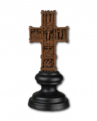 Art sacré, objets religieux  - Exceptionnelle croix de bénédiction en bois de cyprès. Atelier du Mont Athos, XVIIIe