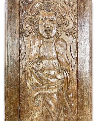 Grand relief en chêne d'une figure grotesque, France daté de 1660 - Matthew Holder