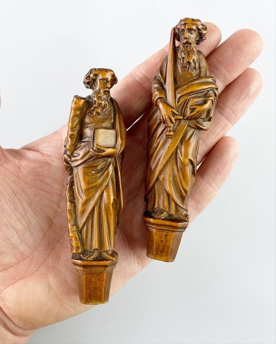 Antiquités - Manches de couteaux en buis, travail flamand de la seconde moitié du XVIIe siècle.