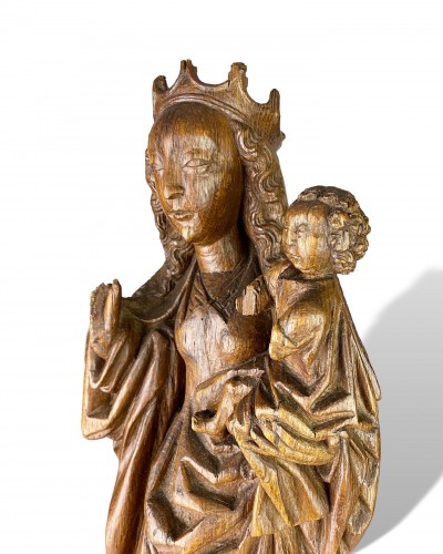 Vierge à l'Enfant sur un croissant de lune, Bourgogne début XVIe - Sculpture Style 