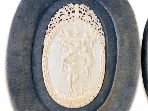 Reliefs en ivoire représentant des scènes de la vie du Christ. Français, 18e/19e sièc - Art sacré, objets religieux Style 